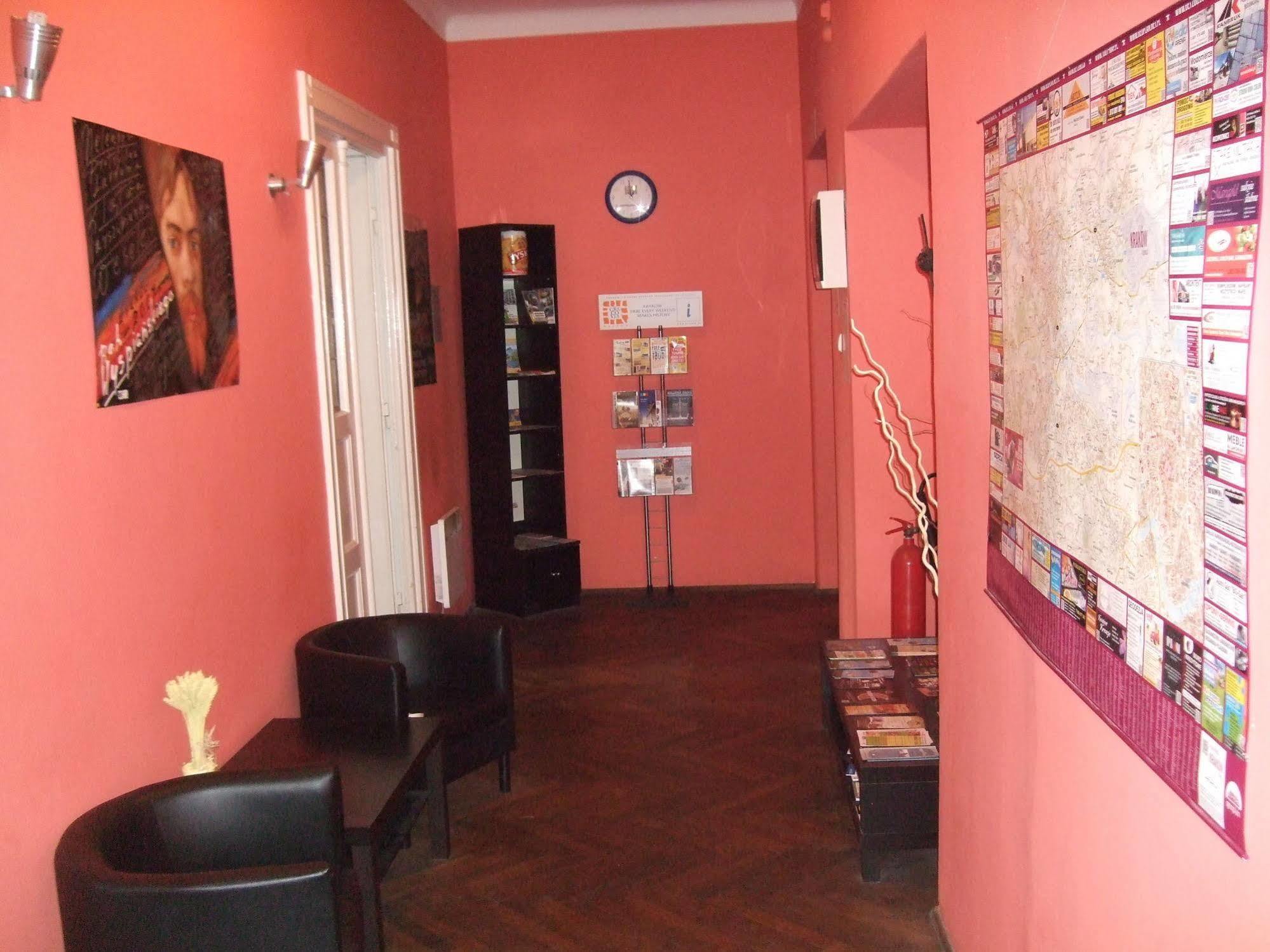 Old Walls Hostel Краков Экстерьер фото